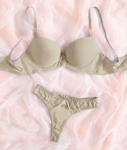 Load image into Gallery viewer, Classic Push up Bra &amp; Thong Set
